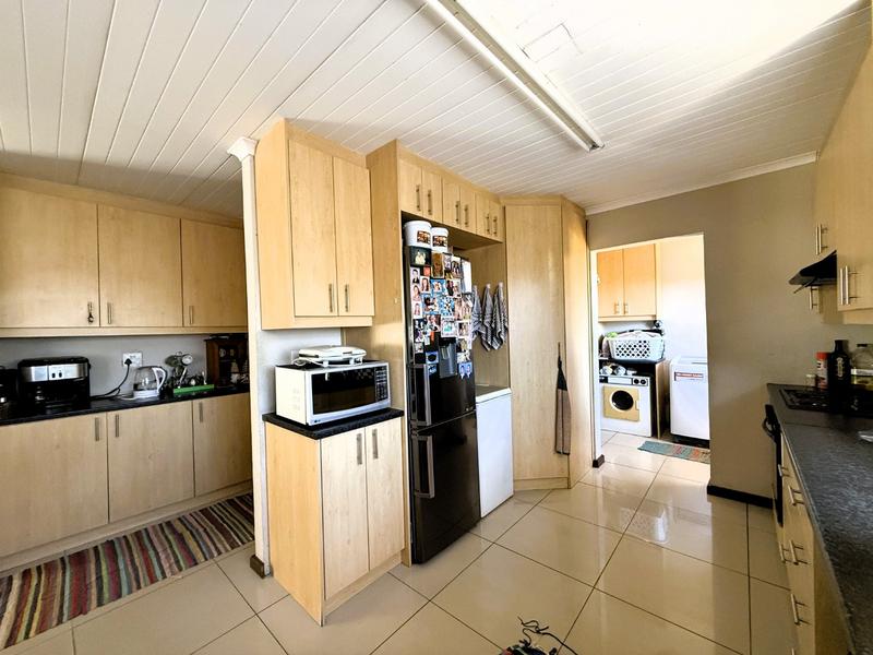 4 Bedroom Property for Sale in Bergzicht Western Cape